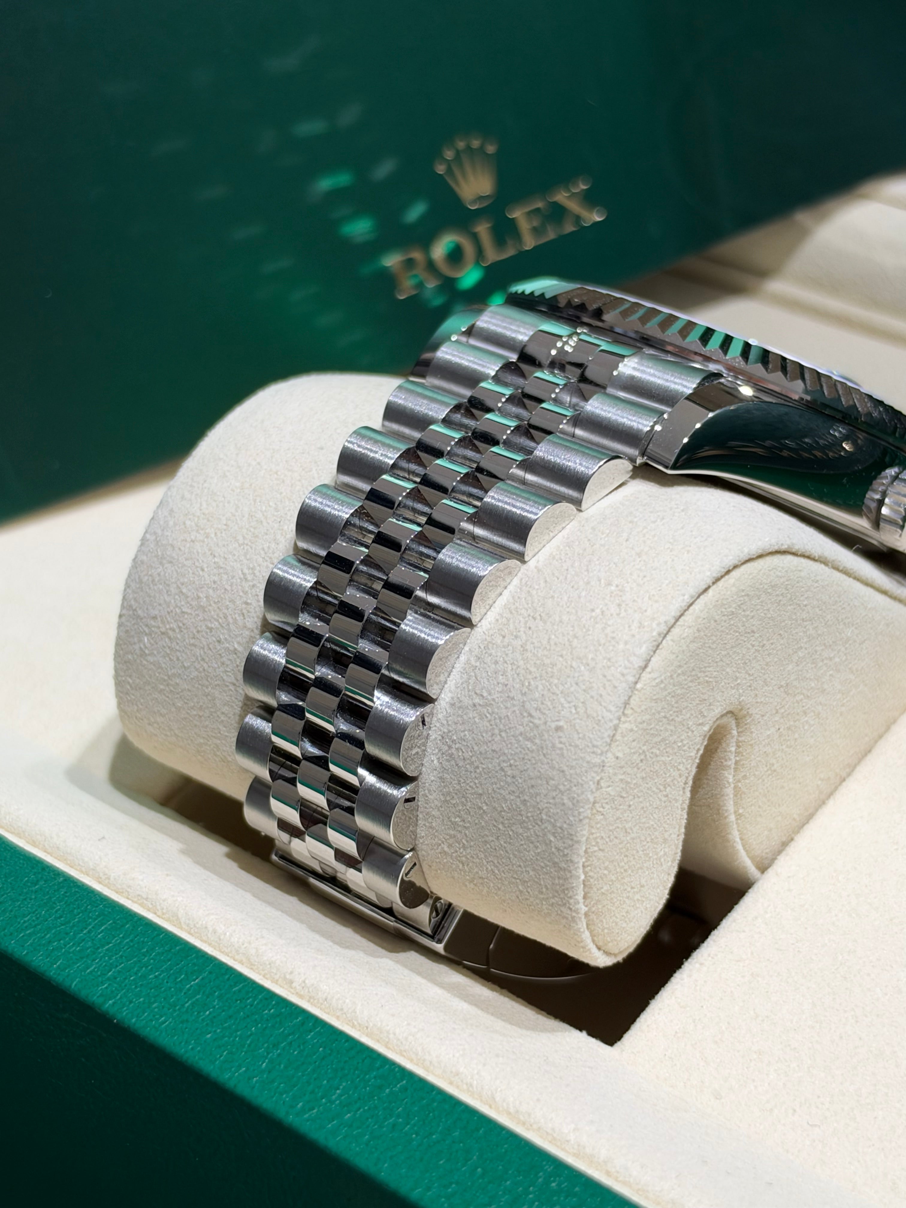 Rolex Sky-Dweller 42mm Stainless Steel 336934 “Bright Black” (2023)