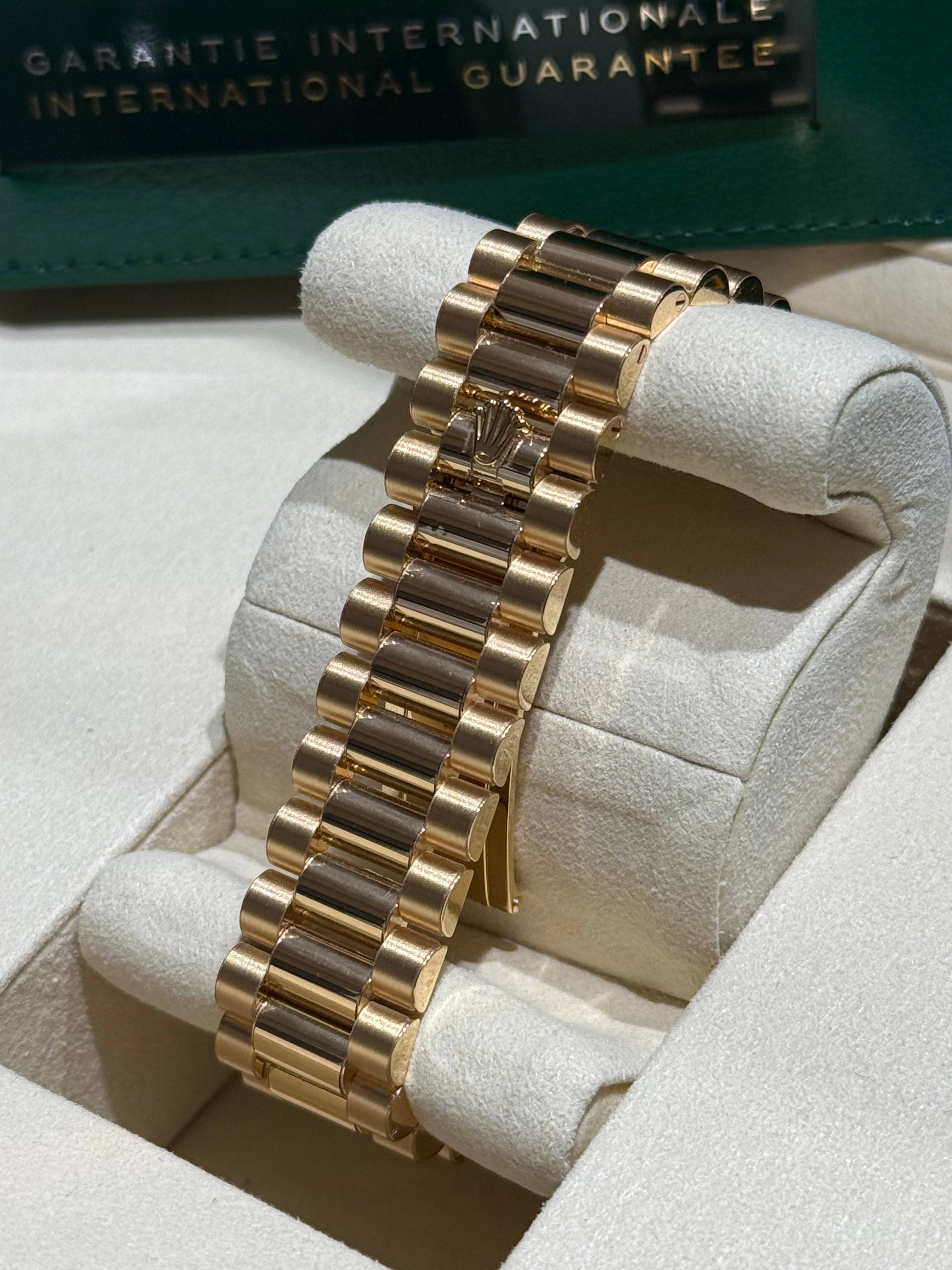 Rolex Day-Date 40 228238 "Champagne" (2025)