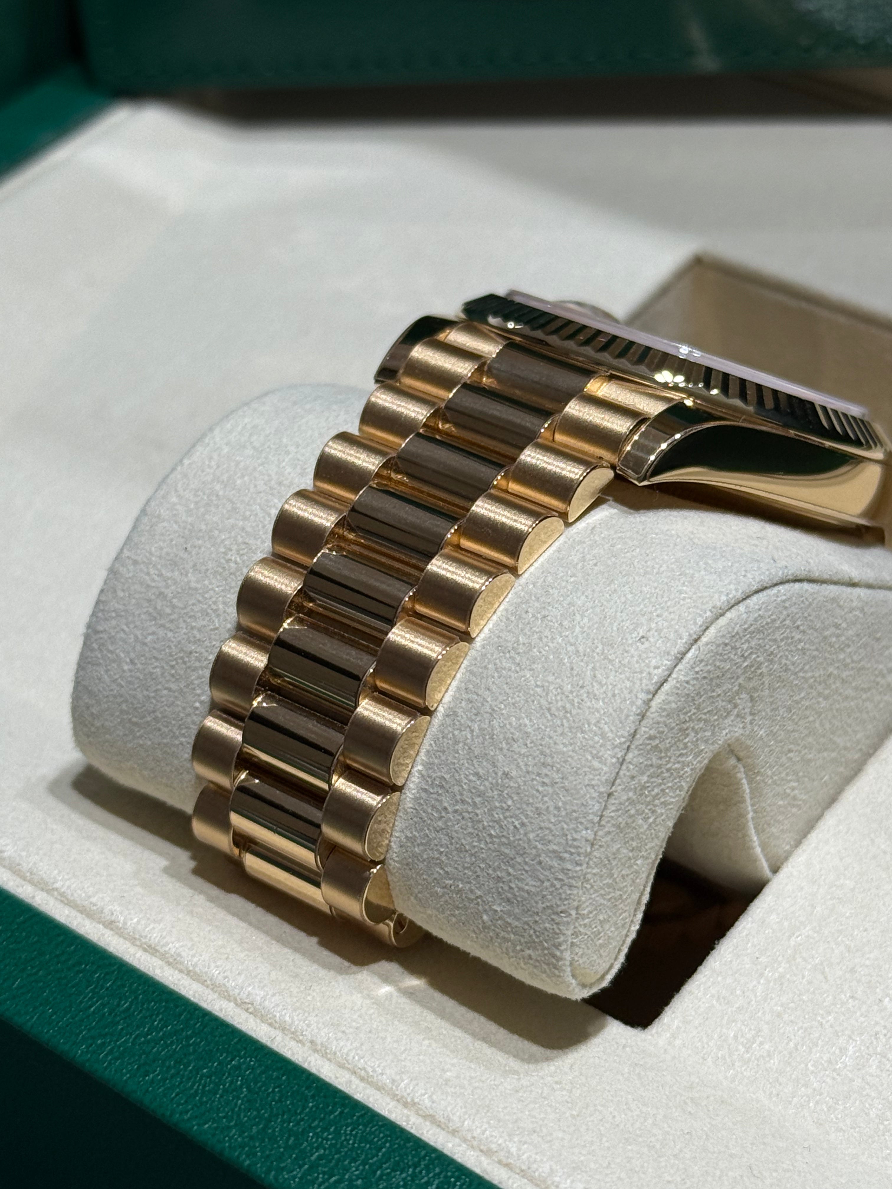 Rolex Day-Date 40 228238 "Champagne" (2025)