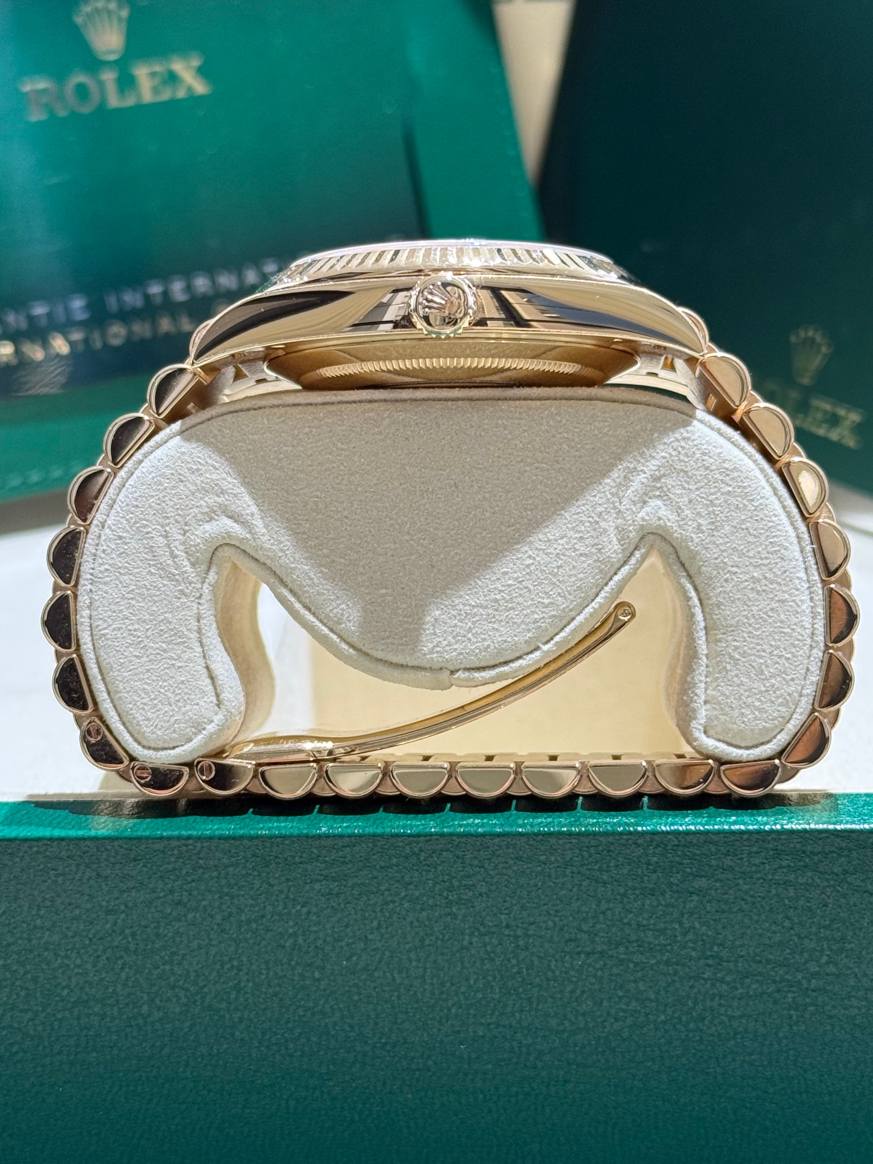 Rolex Day-Date 40 228238 "Champagne" (2025)