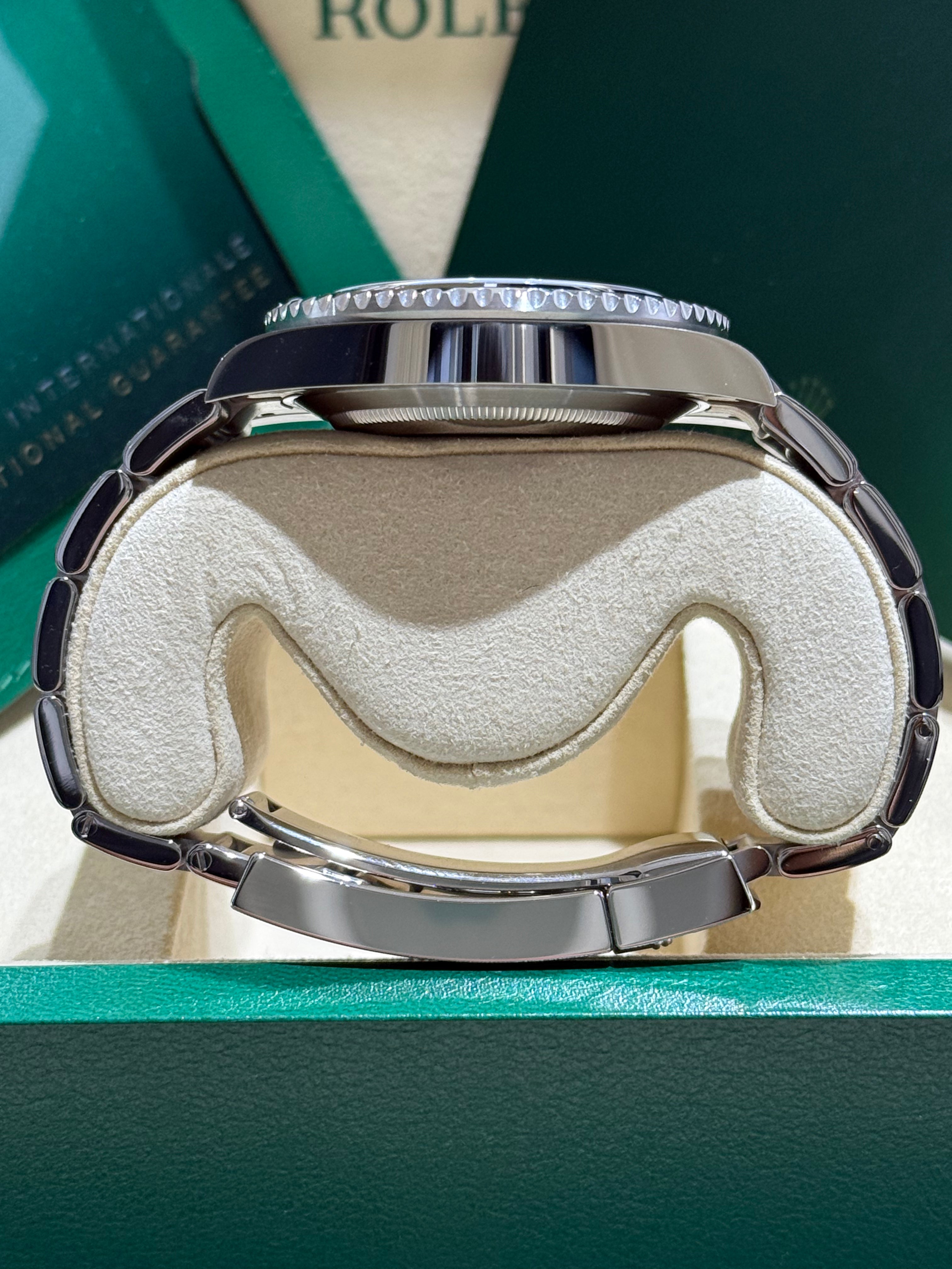 Rolex Submariner No Date 124060 (2026)
