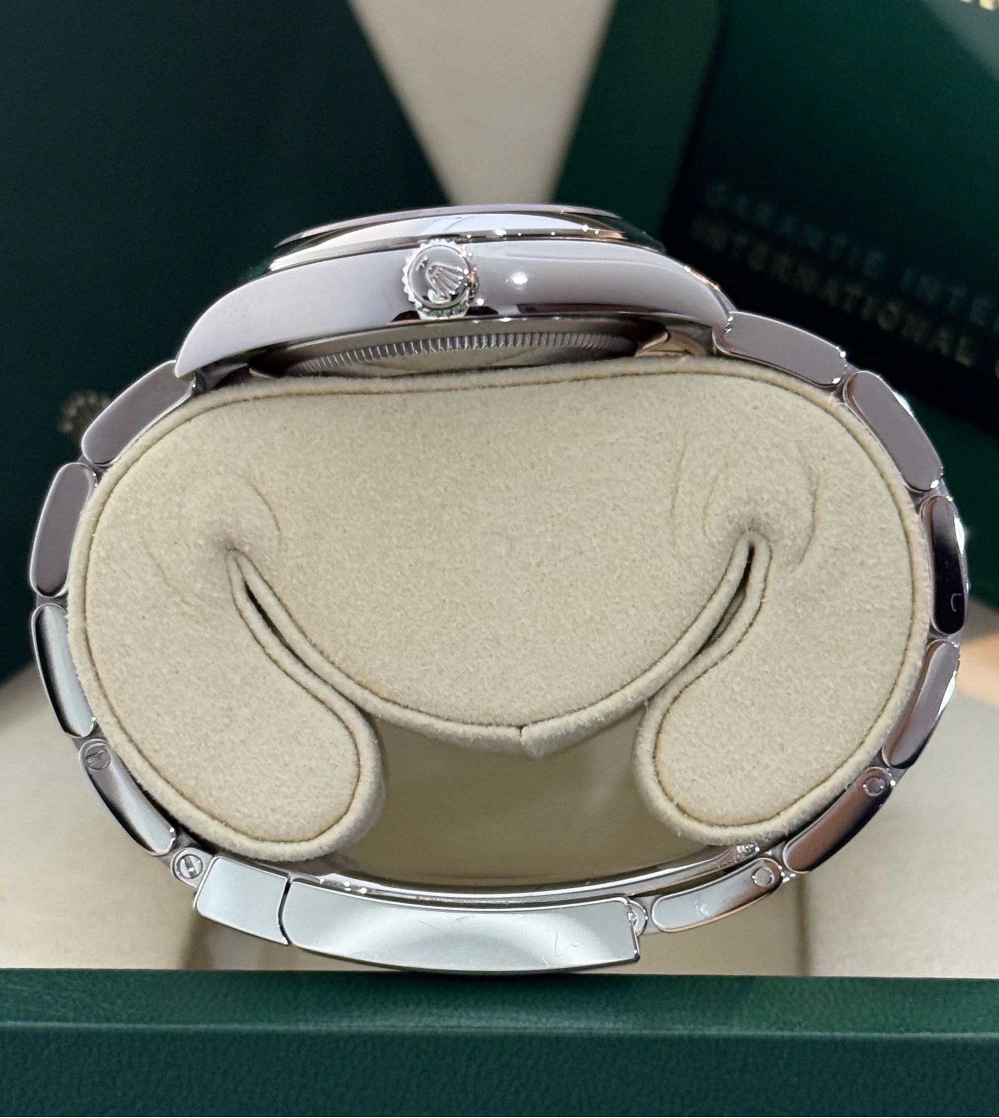 Rolex Oyster Perpetual 34 Lavender (2025)